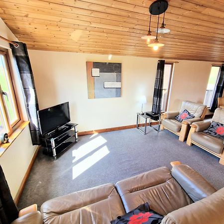 Lomond 4 With Private Hot Tub - Fife - Loch Leven - Lomond Hills Villa Kelty ภายนอก รูปภาพ