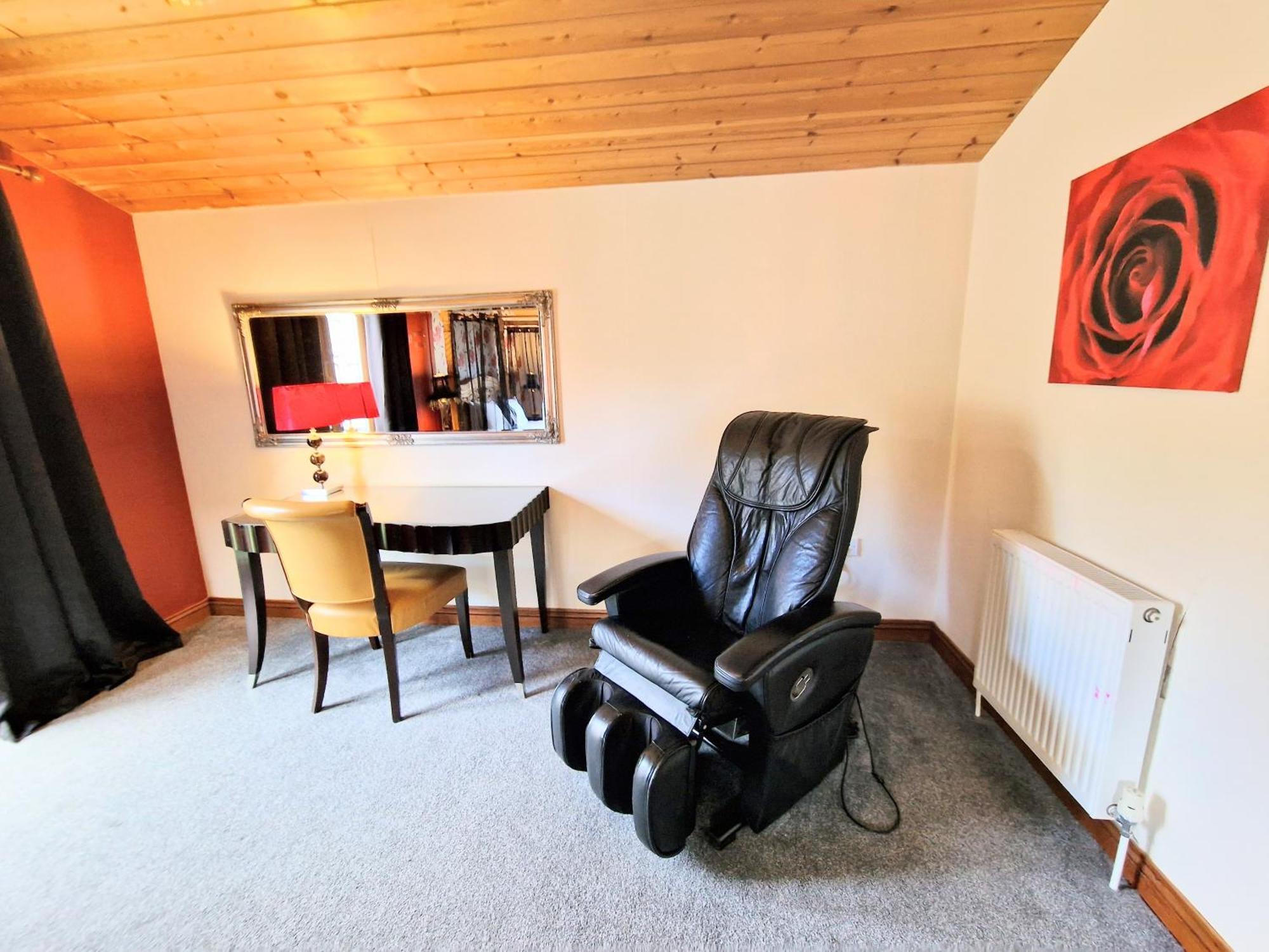 Lomond 4 With Private Hot Tub - Fife - Loch Leven - Lomond Hills Villa Kelty ภายนอก รูปภาพ