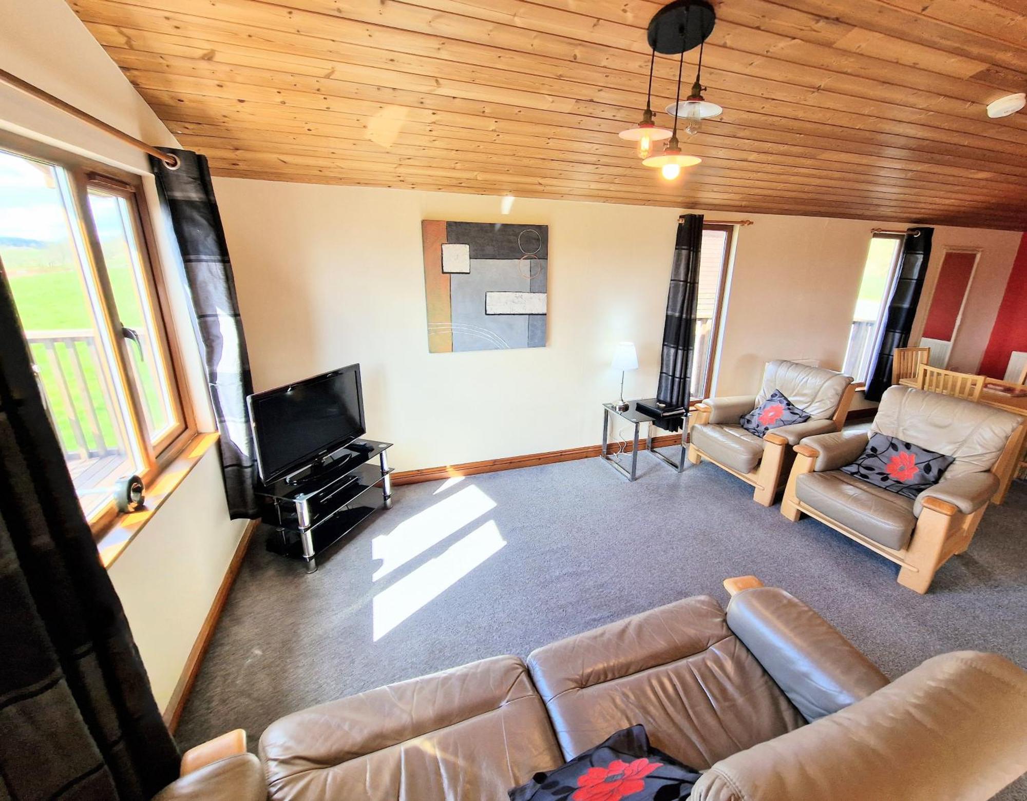 Lomond 4 With Private Hot Tub - Fife - Loch Leven - Lomond Hills Villa Kelty ภายนอก รูปภาพ